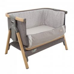 Ventana abierta de minicuna colecho Cozee Tutti Bambini en tienda Cool Dreams