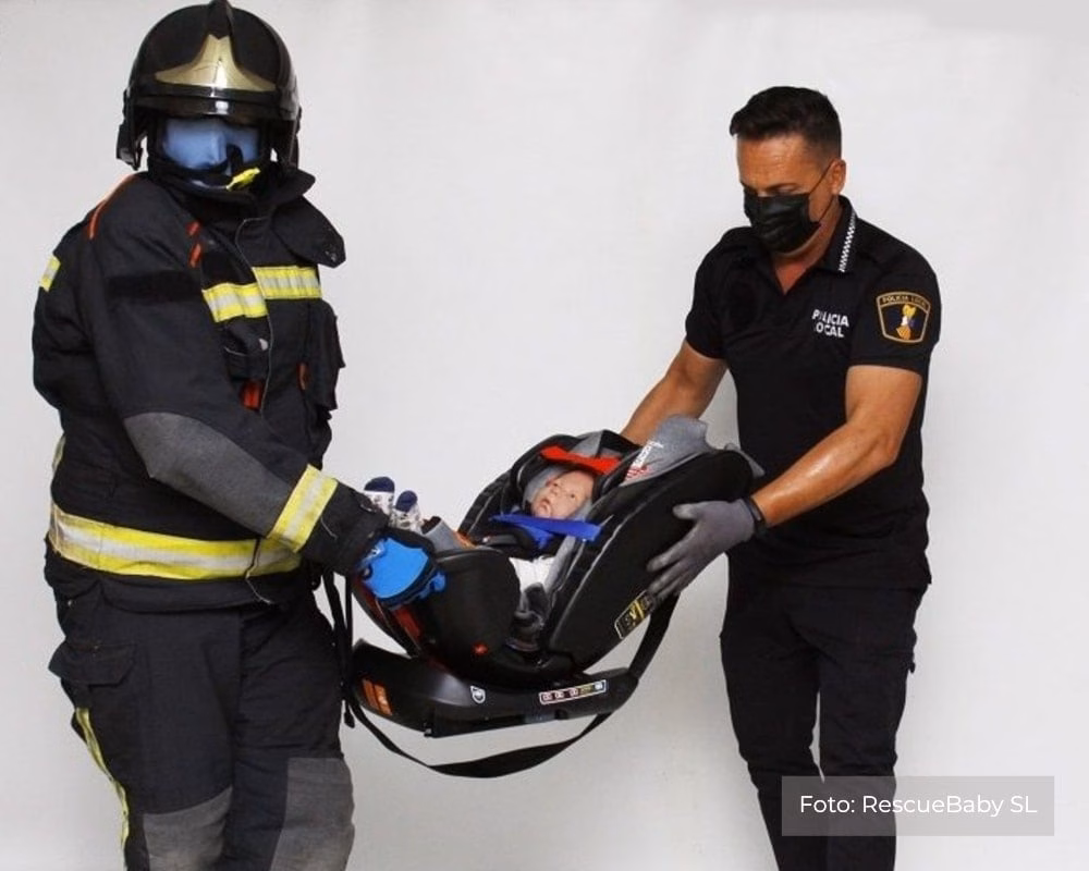 Rescate de bebé en silla de coche 6