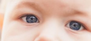 el color de ojos del bebe