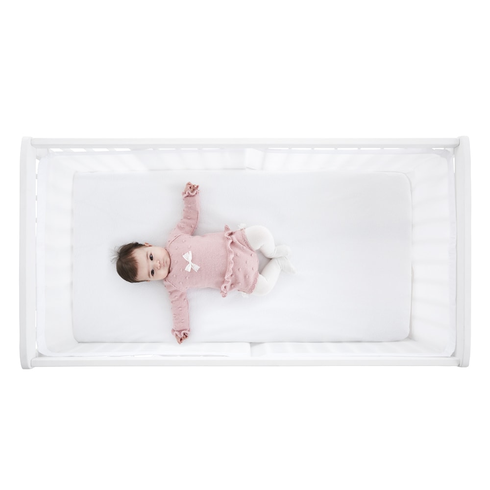 Protector cuna malla transpirable blanco perimetral de Cool Dreams evita atrapamientos