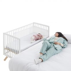 Cuna bebé antivuelco Morfeo con madre
